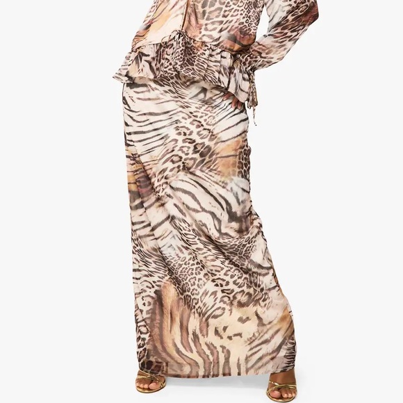 Boohoo Dresses & Skirts - BOOHOO maxi skirt